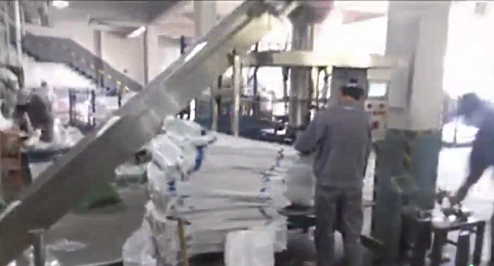 粉料包裝碼垛生產(chǎn)線工作視頻